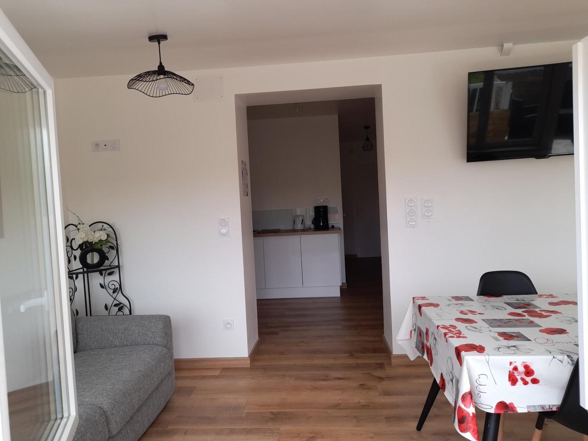 Logement Lumineux Avec Terrasse La Roche-sur-Yon Bagian luar foto